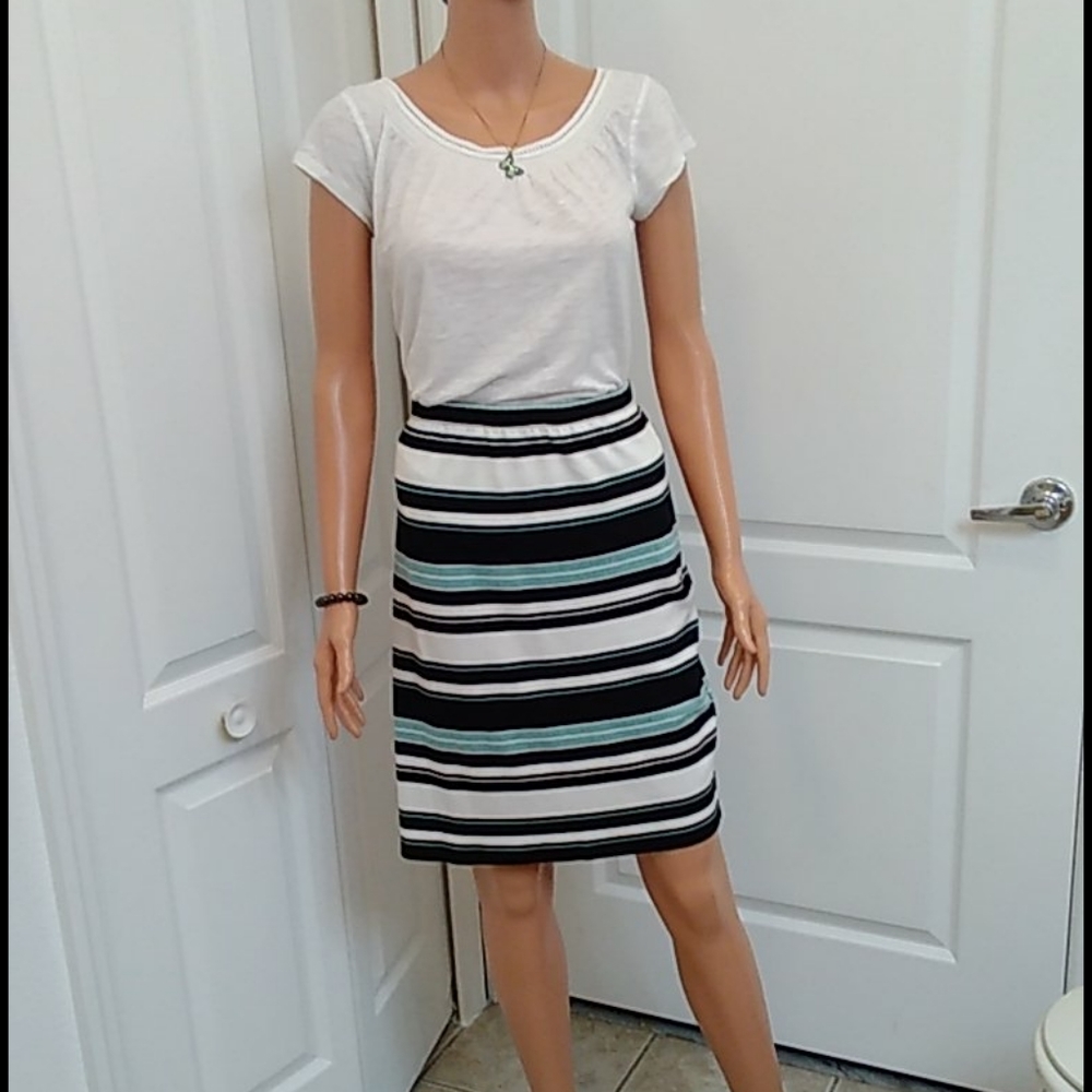 Make An Offer 😁 Body Con Skirt size L/XL by Max Studio NWOT
